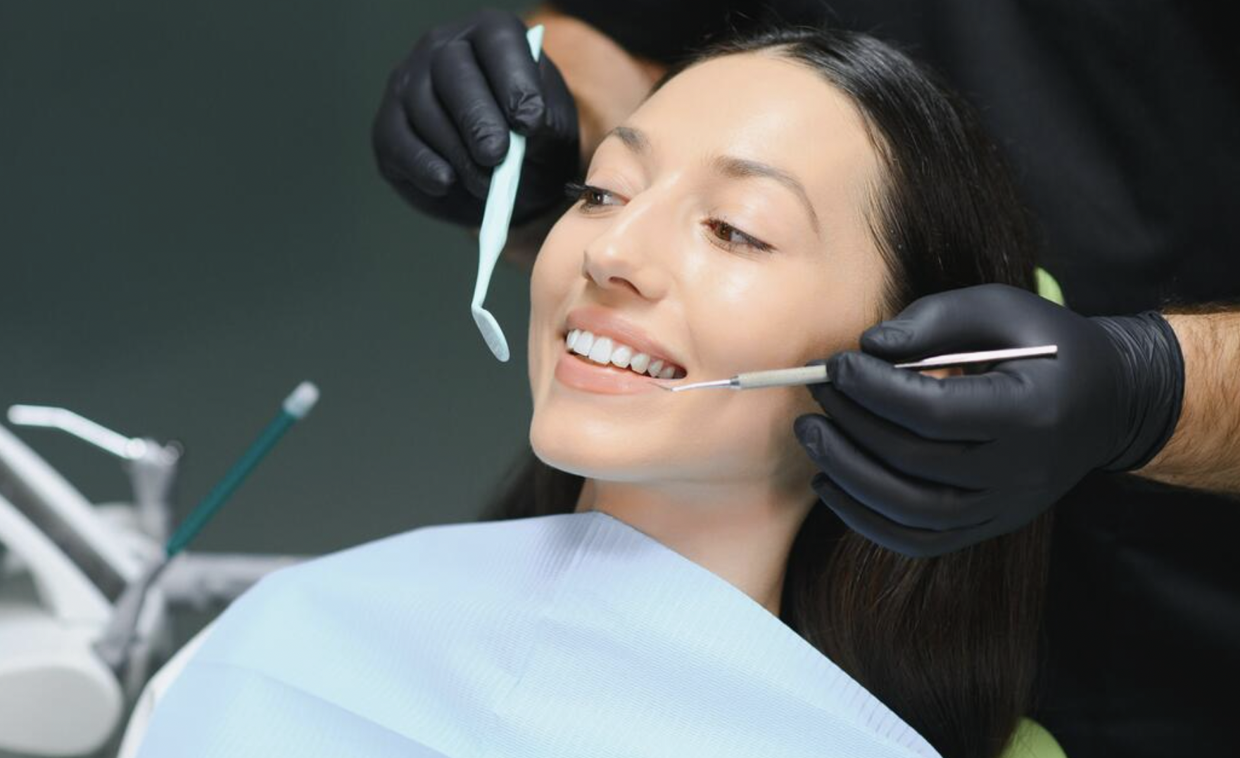 General Dentist vs. Cosmetic Dentist: What They Do and How to Choose for Your Best Oral Health